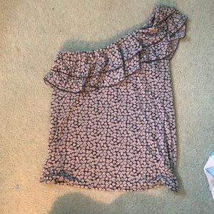 Size M Old Navy. Off the shoulder shirt